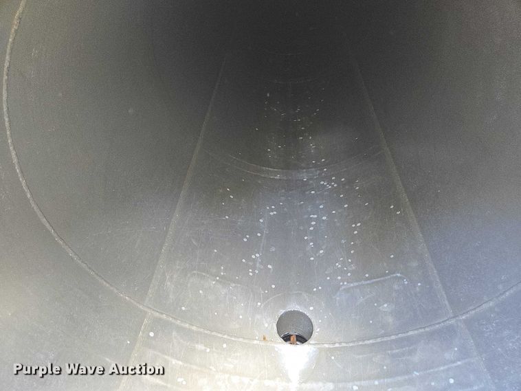 image for item FB9451 1999 Polar tank trailer