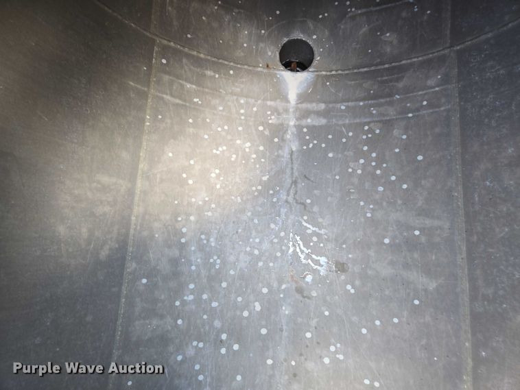 image for item FB9451 1999 Polar tank trailer