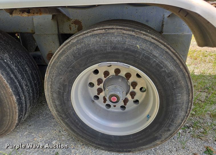 image for item FB9451 1999 Polar tank trailer