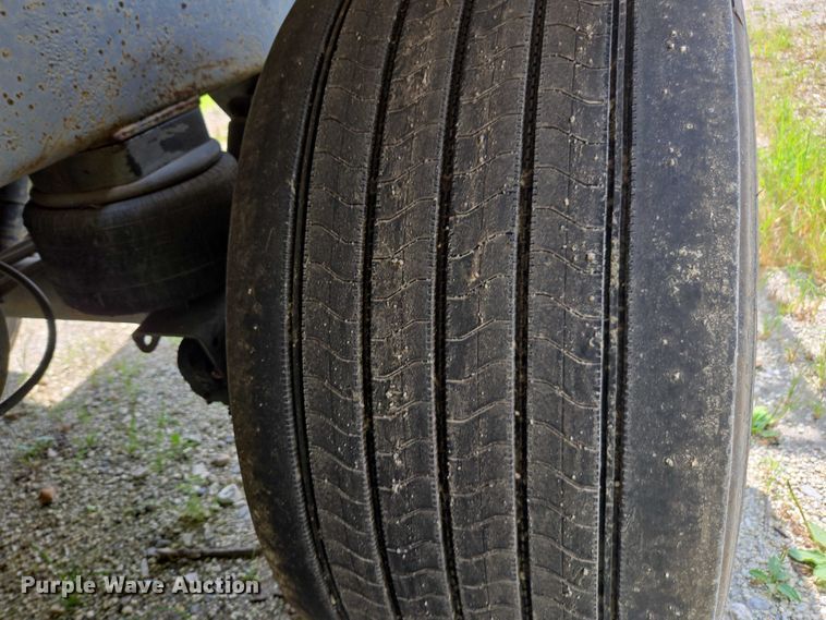 image for item FB9451 1999 Polar tank trailer