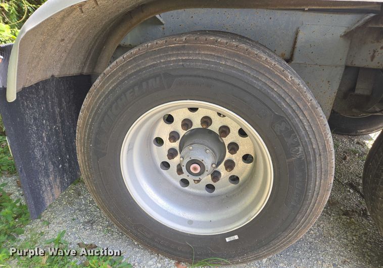 image for item FB9451 1999 Polar tank trailer