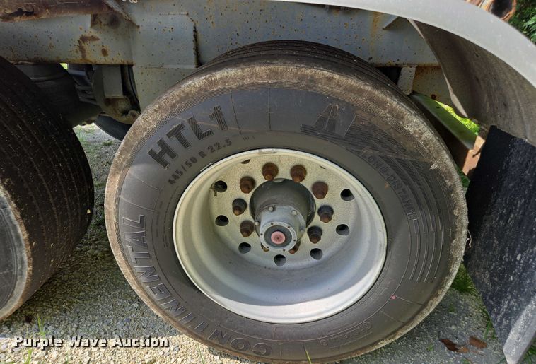 image for item FB9451 1999 Polar tank trailer