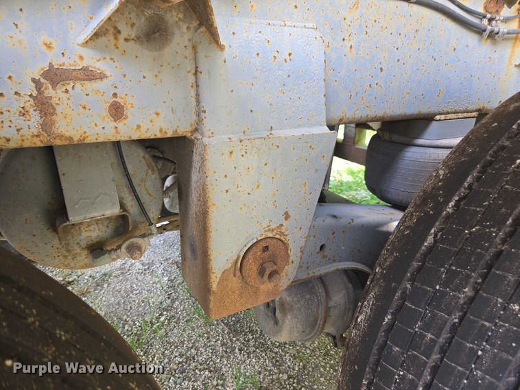 image for item FB9451 1999 Polar tank trailer