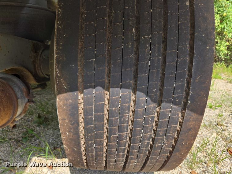 image for item FB9451 1999 Polar tank trailer