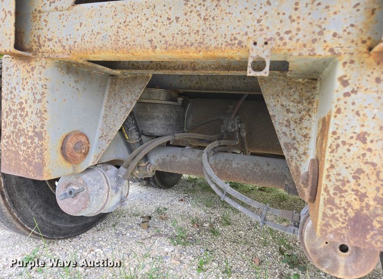 image for item FB9451 1999 Polar tank trailer