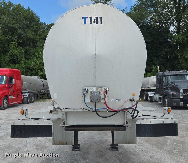 image for item FB9452 2002 Acro tank trailer