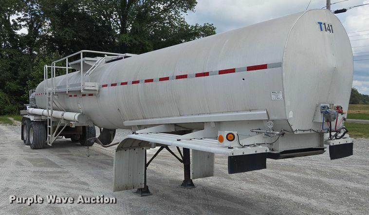 image for item FB9452 2002 Acro tank trailer