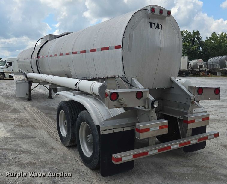 image for item FB9452 2002 Acro tank trailer