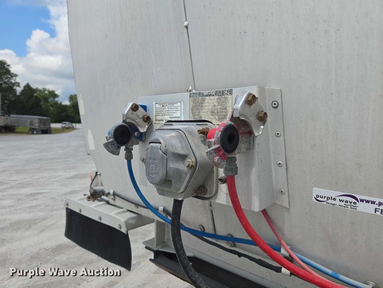 image for item FB9452 2002 Acro tank trailer