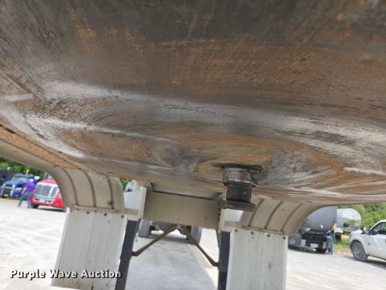 image for item FB9452 2002 Acro tank trailer