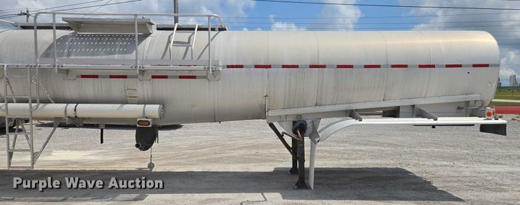 image for item FB9452 2002 Acro tank trailer