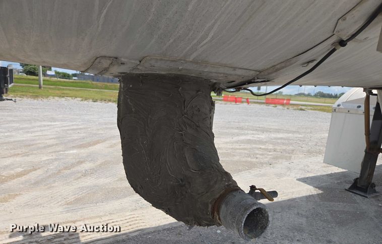 image for item FB9452 2002 Acro tank trailer