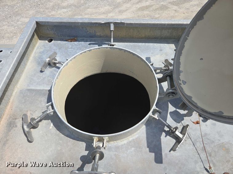 image for item FB9452 2002 Acro tank trailer