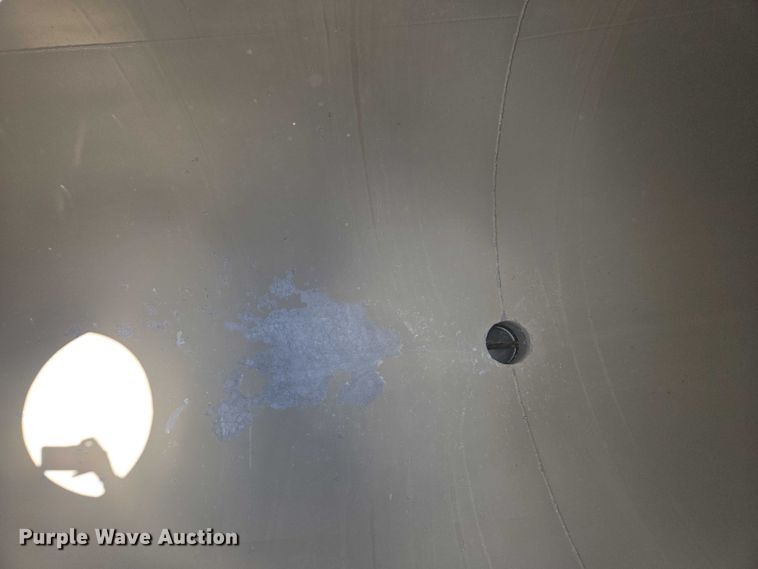 image for item FB9452 2002 Acro tank trailer