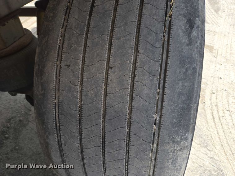 image for item FB9452 2002 Acro tank trailer