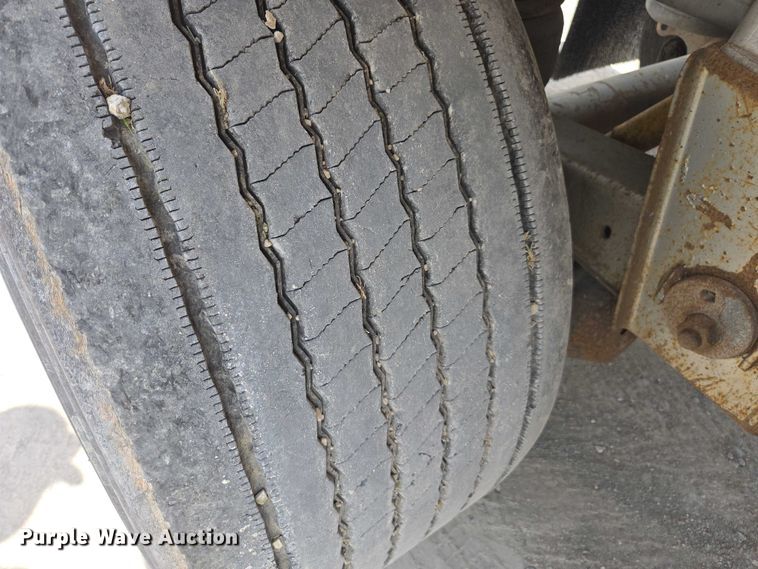 image for item FB9452 2002 Acro tank trailer