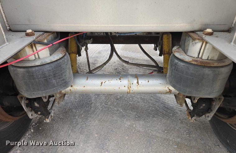 image for item FB9452 2002 Acro tank trailer