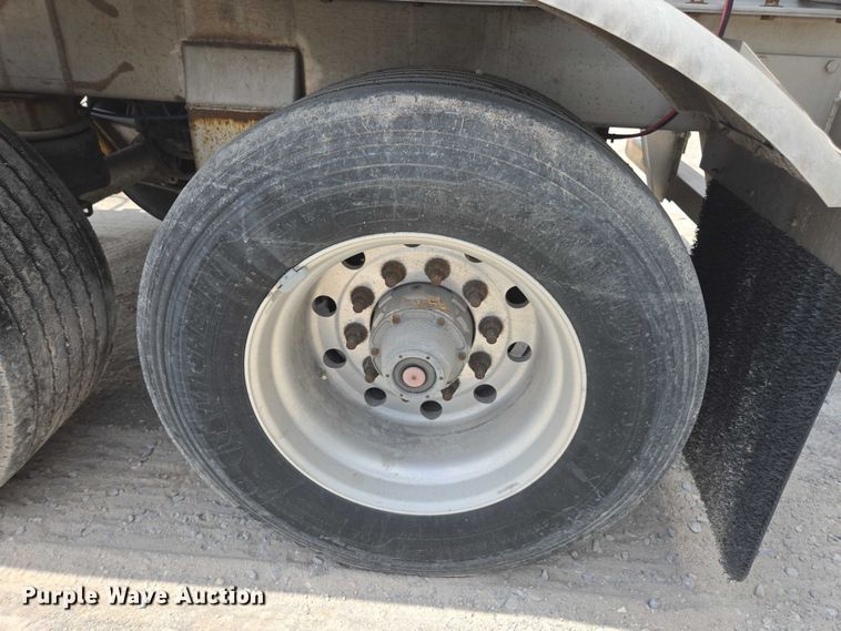 image for item FB9452 2002 Acro tank trailer