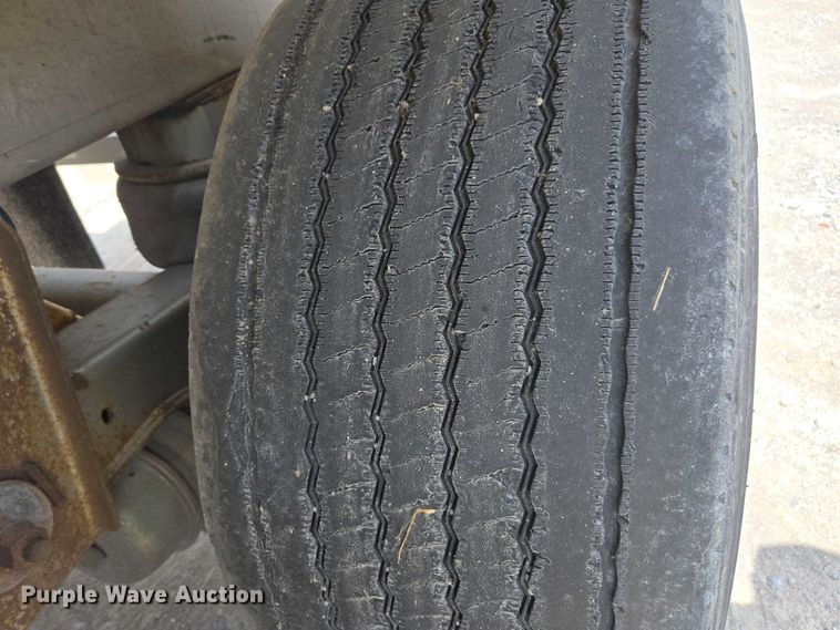 image for item FB9452 2002 Acro tank trailer