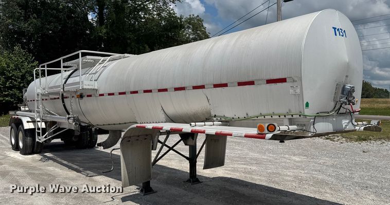 image for item FB9453 1999 Polar tank trailer