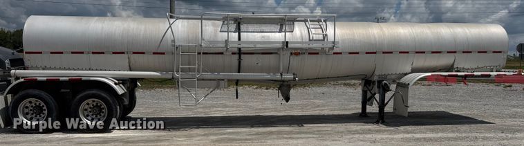 image for item FB9453 1999 Polar tank trailer