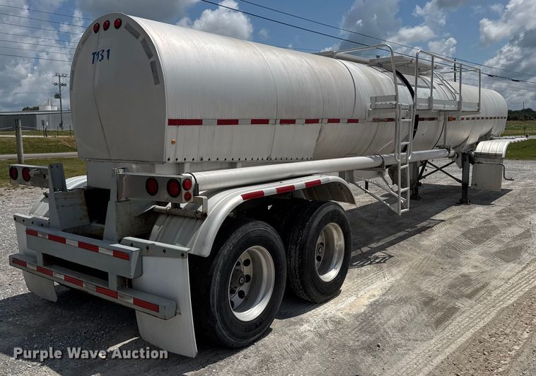 image for item FB9453 1999 Polar tank trailer
