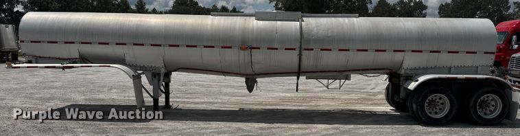 image for item FB9453 1999 Polar tank trailer