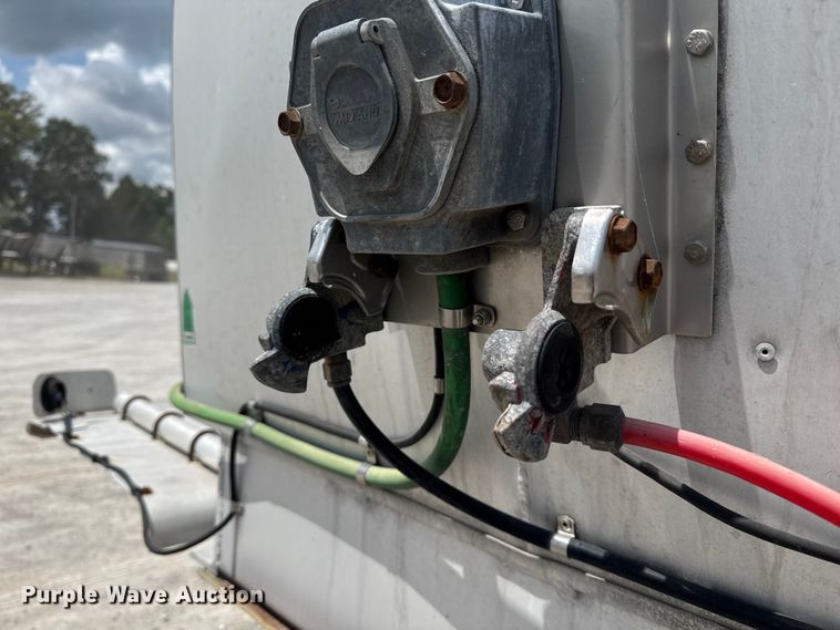 image for item FB9453 1999 Polar tank trailer