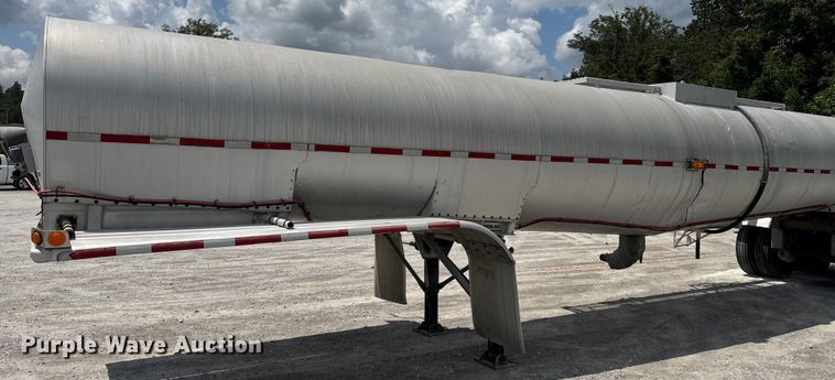 image for item FB9453 1999 Polar tank trailer