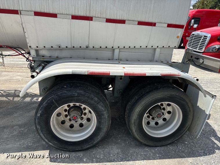 image for item FB9453 1999 Polar tank trailer