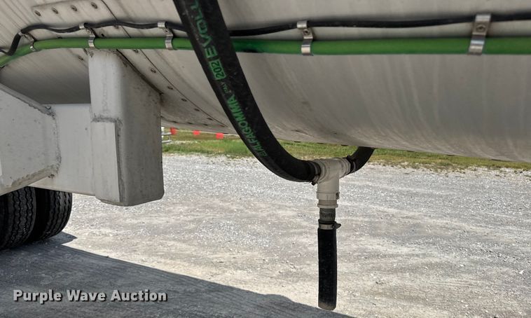 image for item FB9453 1999 Polar tank trailer