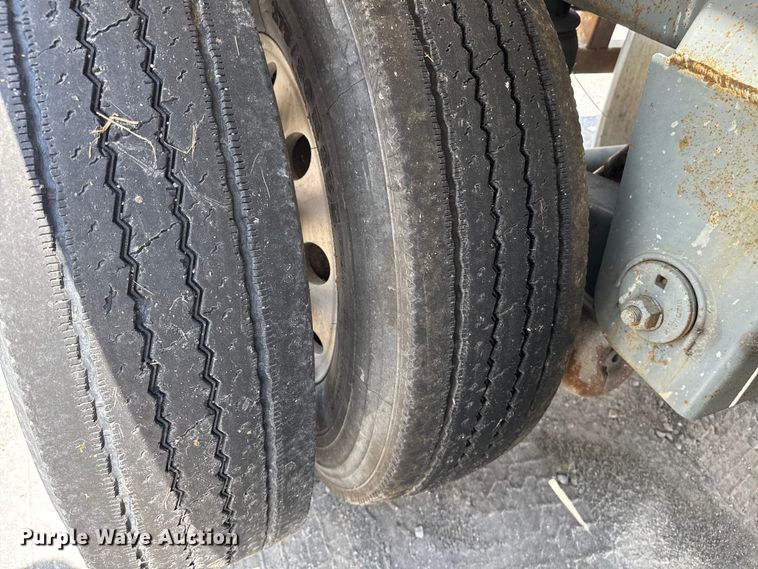 image for item FB9453 1999 Polar tank trailer