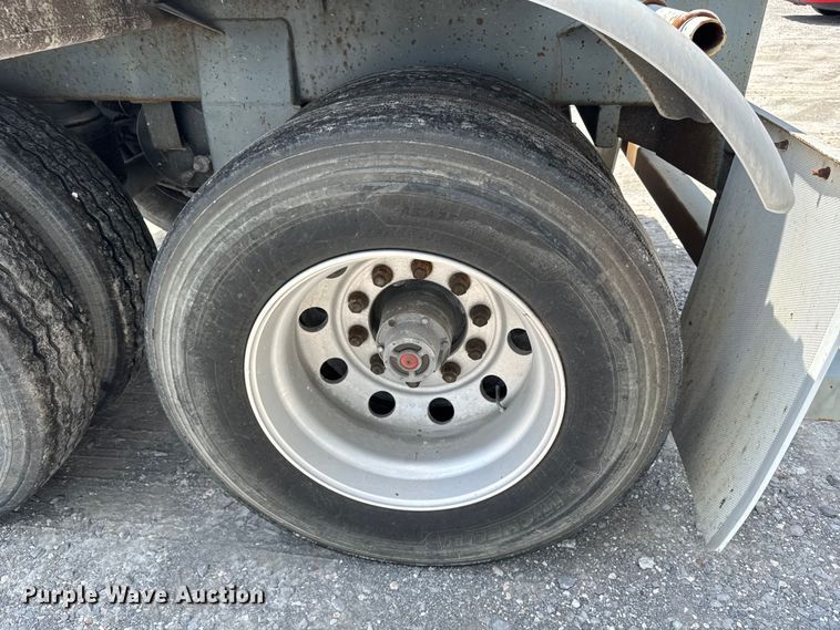 image for item FB9453 1999 Polar tank trailer