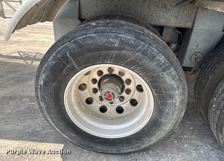 image for item FB9453 1999 Polar tank trailer