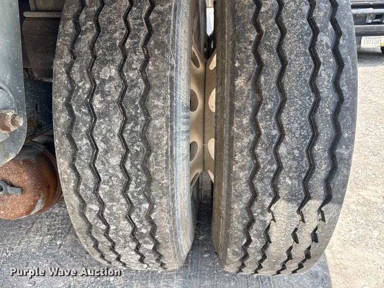 image for item FB9453 1999 Polar tank trailer