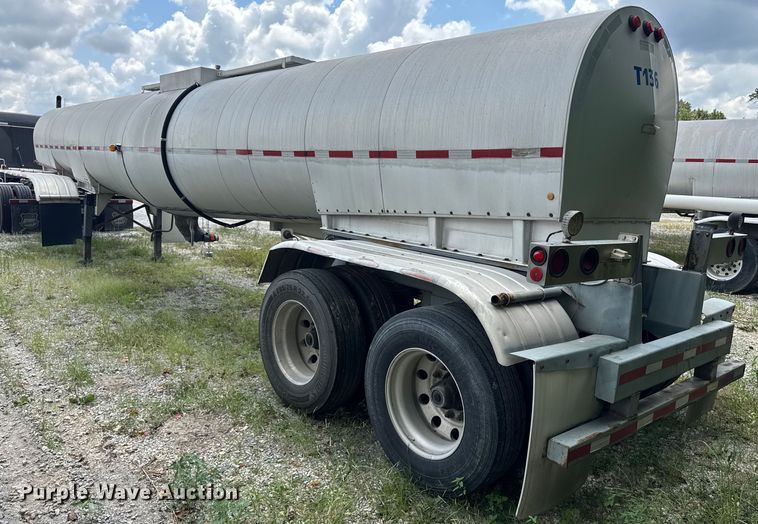 image for item FB9454 1999 Polar tank trailer