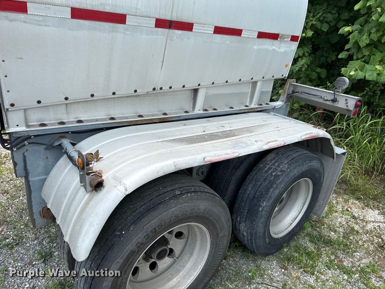 image for item FB9454 1999 Polar tank trailer