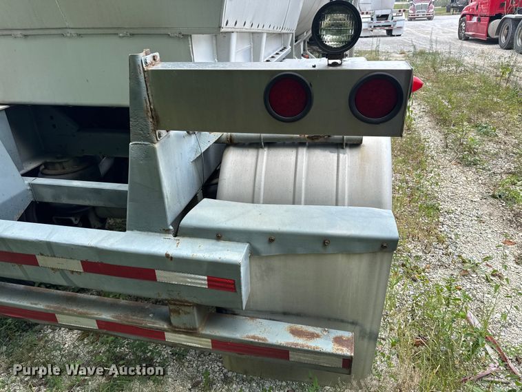 image for item FB9454 1999 Polar tank trailer