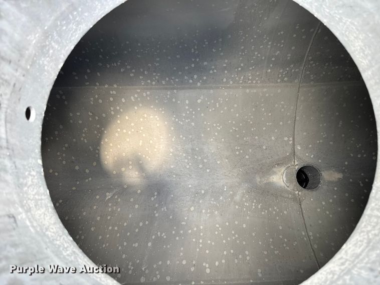 image for item FB9454 1999 Polar tank trailer