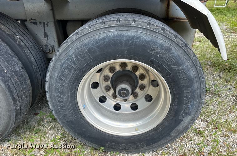 image for item FB9454 1999 Polar tank trailer