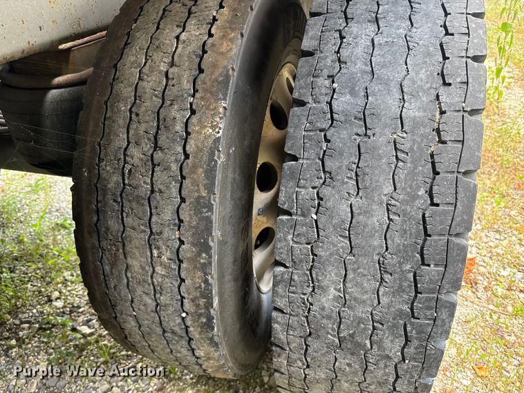 image for item FB9454 1999 Polar tank trailer