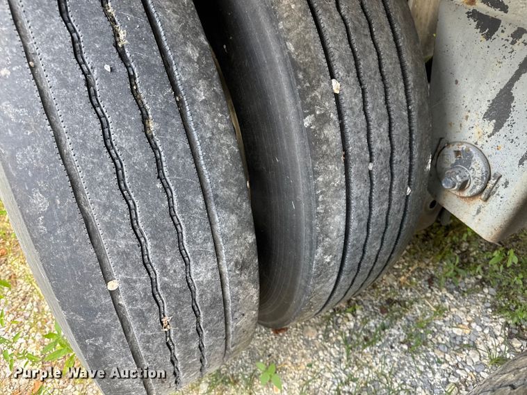 image for item FB9454 1999 Polar tank trailer