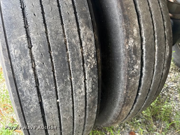 image for item FB9454 1999 Polar tank trailer