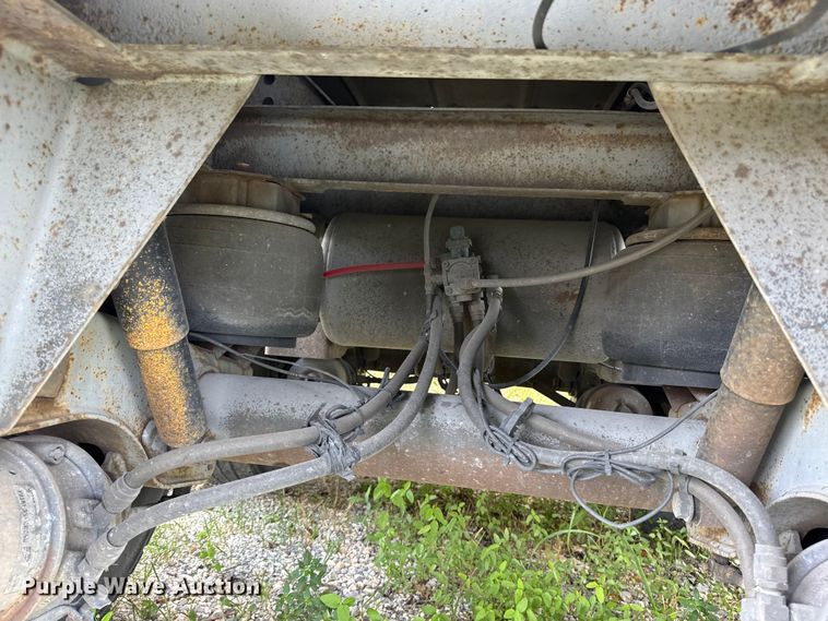 image for item FB9454 1999 Polar tank trailer