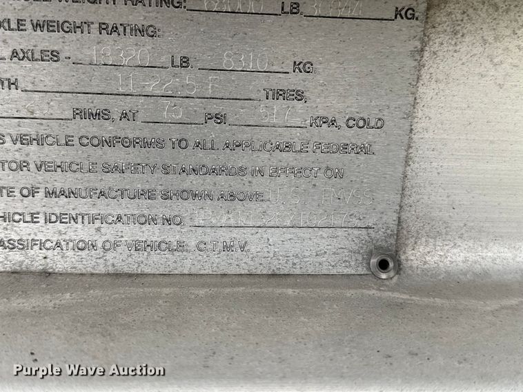 image for item FB9454 1999 Polar tank trailer