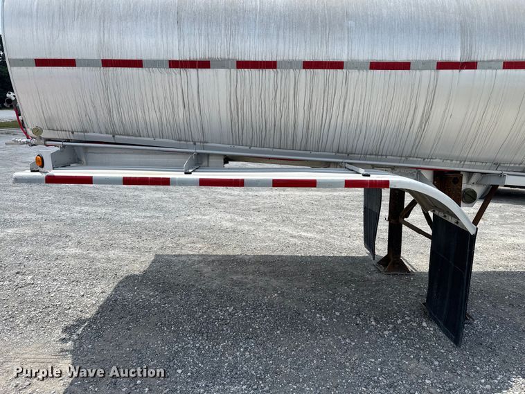 image for item FB9455 2002 Acro tank trailer