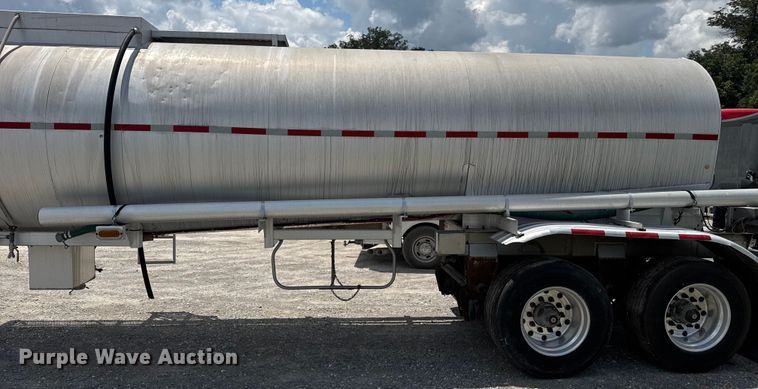 image for item FB9455 2002 Acro tank trailer