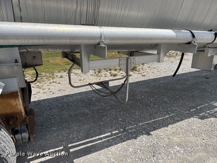 image for item FB9455 2002 Acro tank trailer