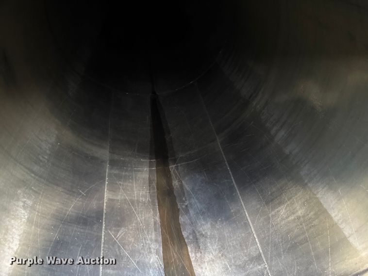 image for item FB9455 2002 Acro tank trailer