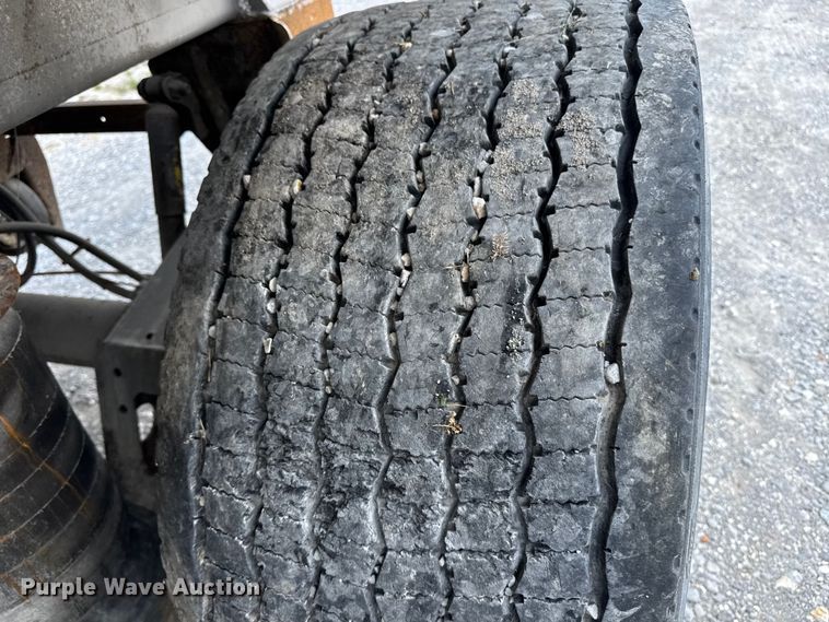 image for item FB9455 2002 Acro tank trailer